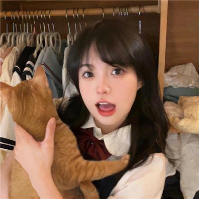 萝拉海报